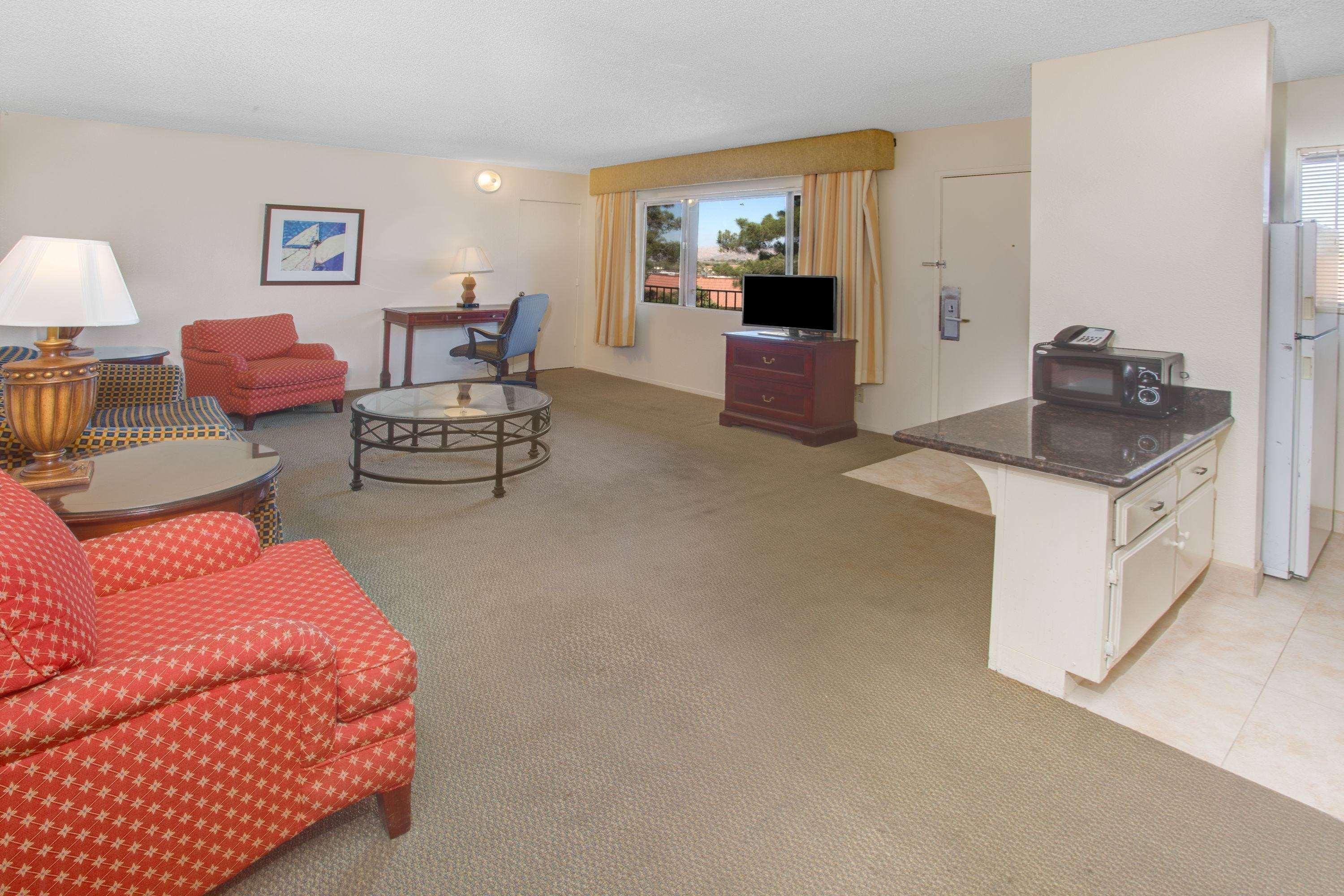 Travelodge Inn & Suites By Wyndham Yucca Valley/Joshua Tree Zewnętrze zdjęcie